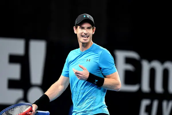 andy murray news-andy murray in blue tshirt and black cap
