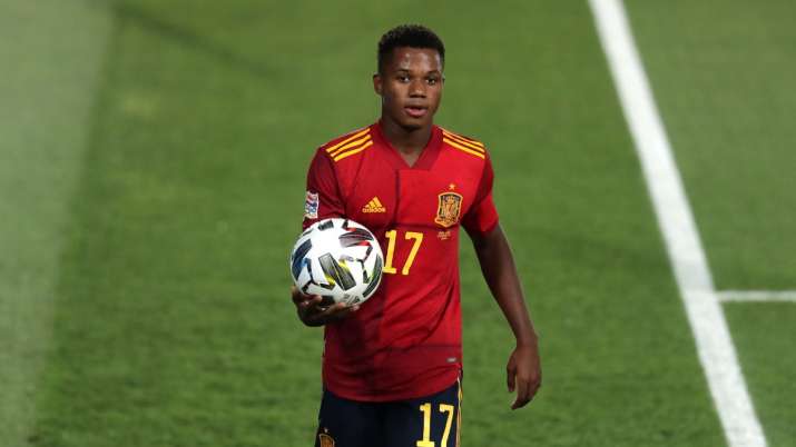 Read more about the article Fati aiming to persuade Barcelona coach Koeman for opportunity after Spain heroics