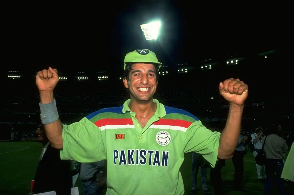 Best fast bowlers of all time- wasim akram is pakistan green jersey with cap