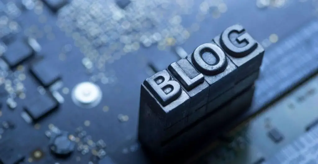 how to start a tech blog and make money