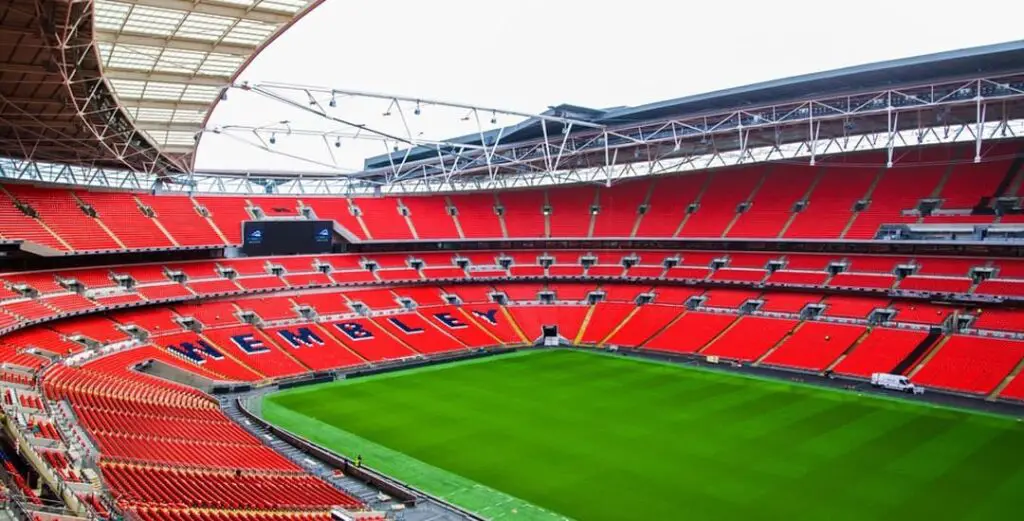 top 10 best football stadiums in the world