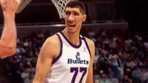 Read more about the article Top 10 Tallest Basketball Players of All Time