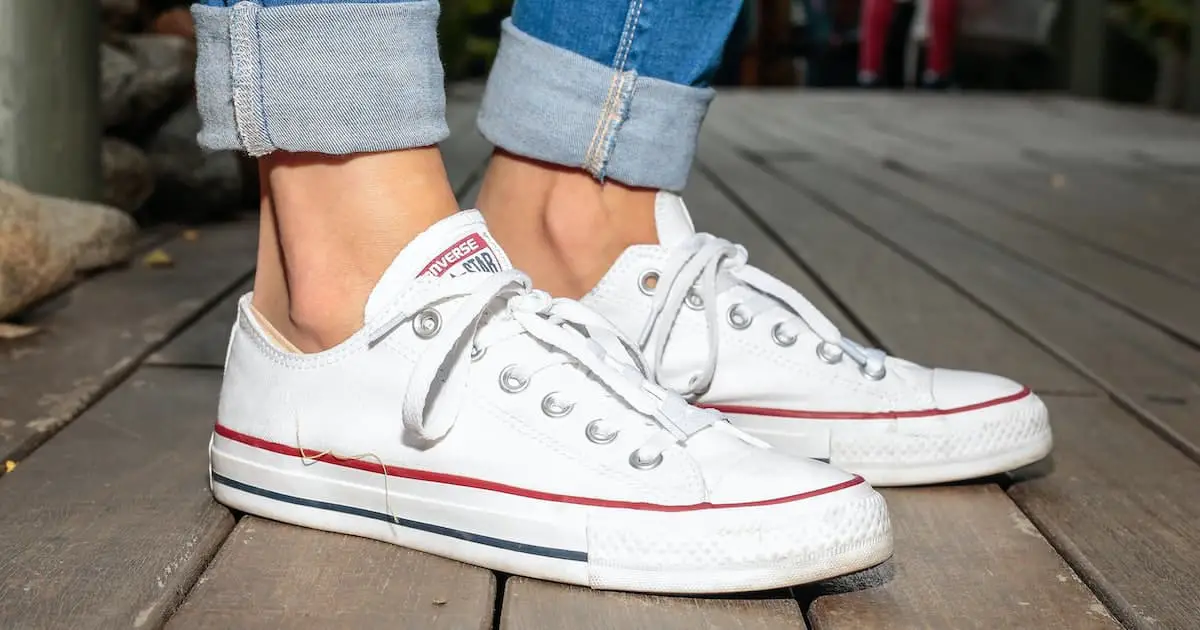 You are currently viewing How To Clean White Converse Shoes