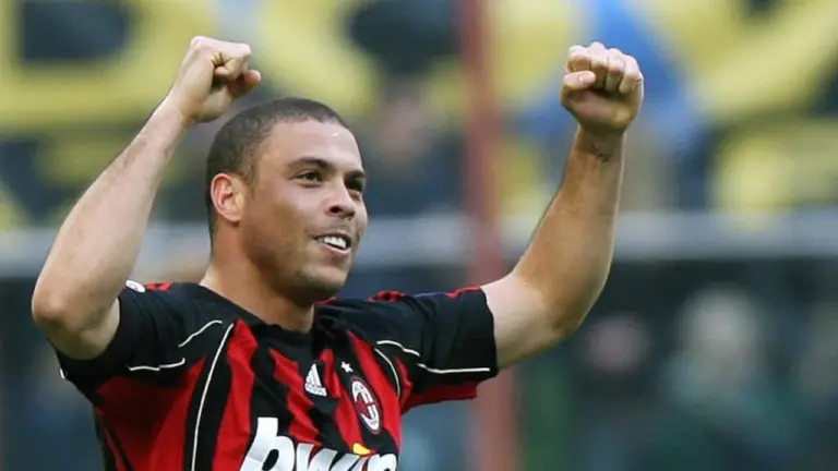Read more about the article Top 10 Greatest Strikers Of All Time